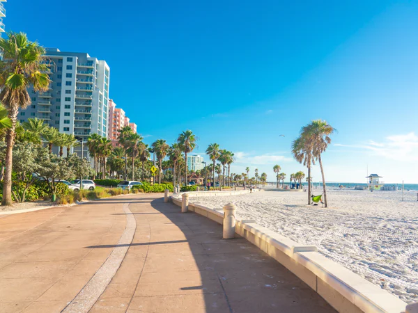Valkohiekkainen ranta Clearwater Beachillä Floridassa